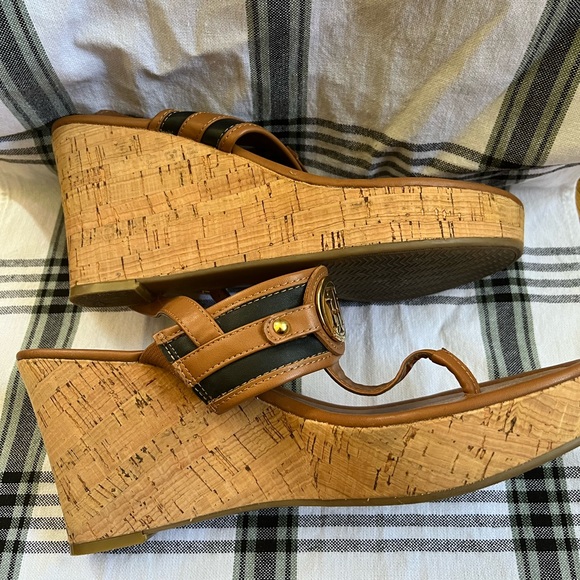 Tommy Hilfiger Wedge Sandals Size 9.5 - Picture 12 of 16